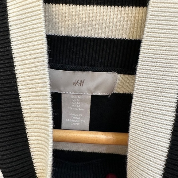 H&M Black & White Striped Mock Turtleneck Sweater – Size M - Picture 5 of 6
